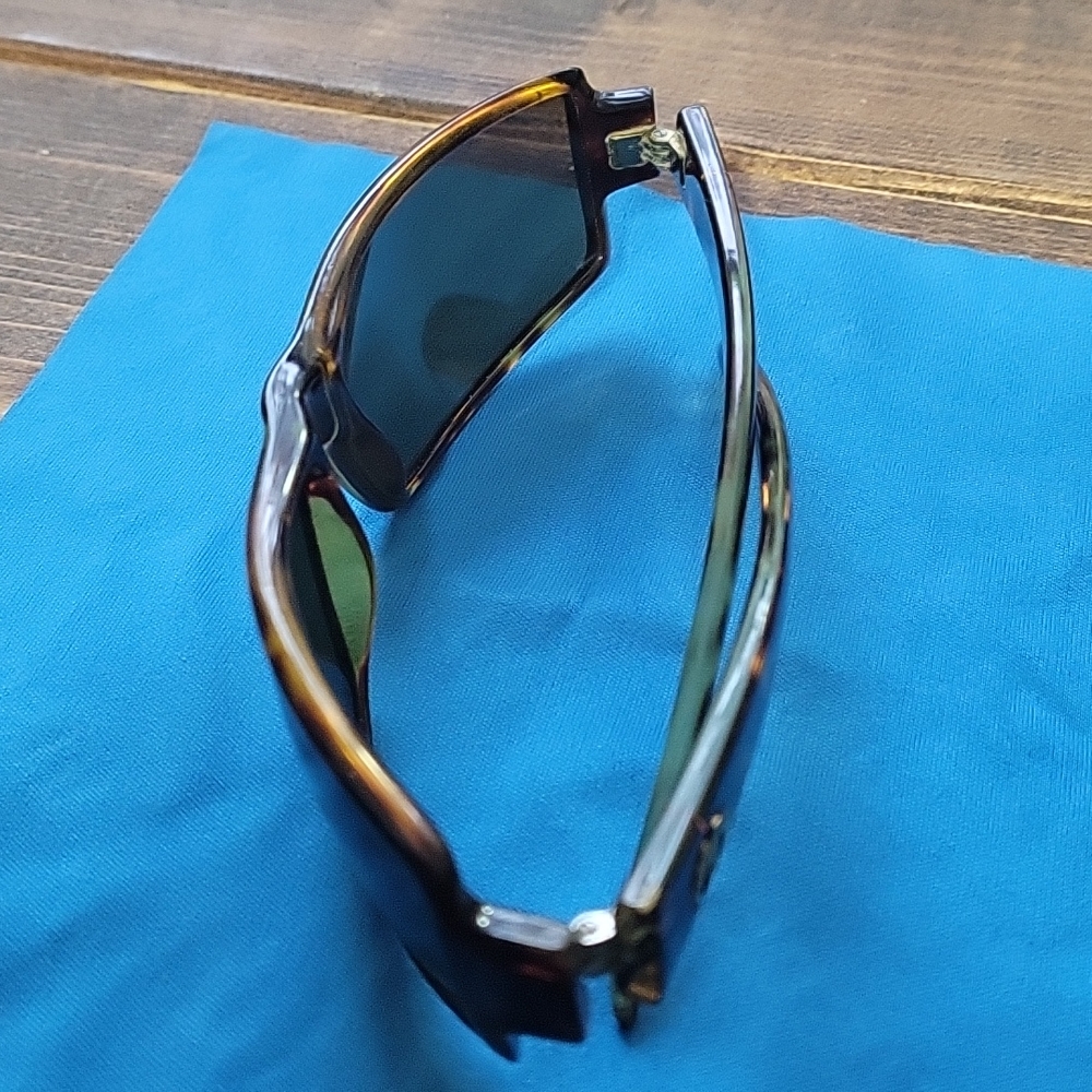 Sunglasses - Picture 6 of 9
